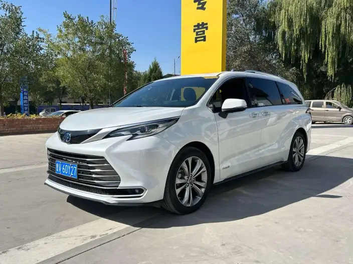 Toyota Sienna 2021 Model 2.5L Hybrid Premium Edition – фото 1