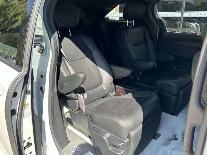 Toyota Sienna 2021 Model 2.5L Hybrid Premium Edition – фото 10