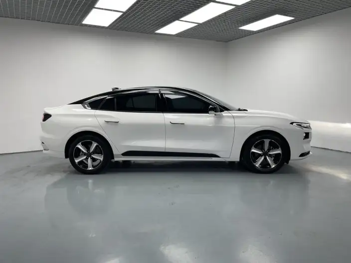 Ford Mondeo 2023 Model EcoBoost 245 Luxury Model – фото 8