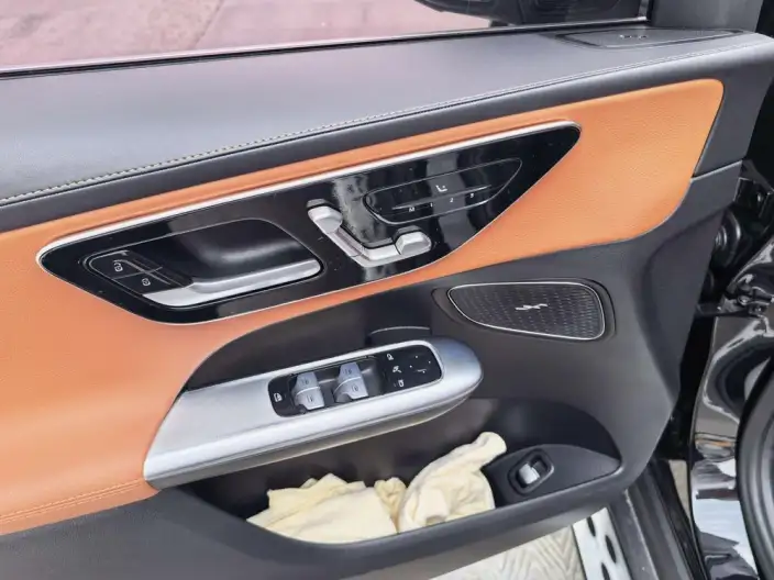 Mercedes-Benz GLC 2023 Model GLC 300 L 4MATIC Dynamic Model 7 seat – фото 4