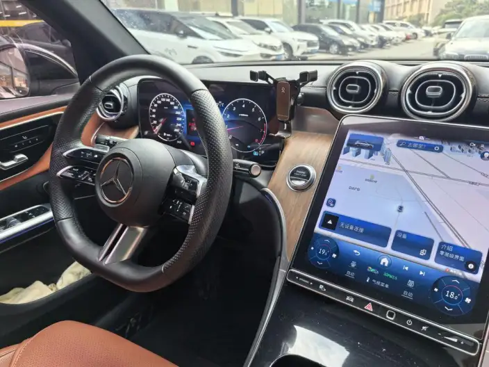 Mercedes-Benz GLC 2023 Model GLC 300 L 4MATIC Dynamic Model 7 seat – фото 5