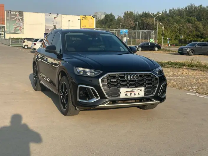 Audi Q5L 2022 Model 40T Fashion Dynamic Model – фото 3