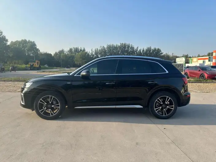Audi Q5L 2022 Model 40T Fashion Dynamic Model – фото 4
