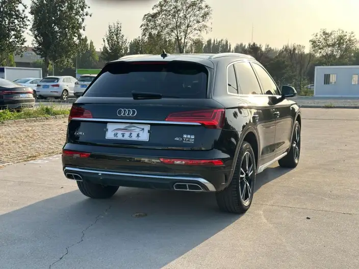 Audi Q5L 2022 Model 40T Fashion Dynamic Model – фото 7