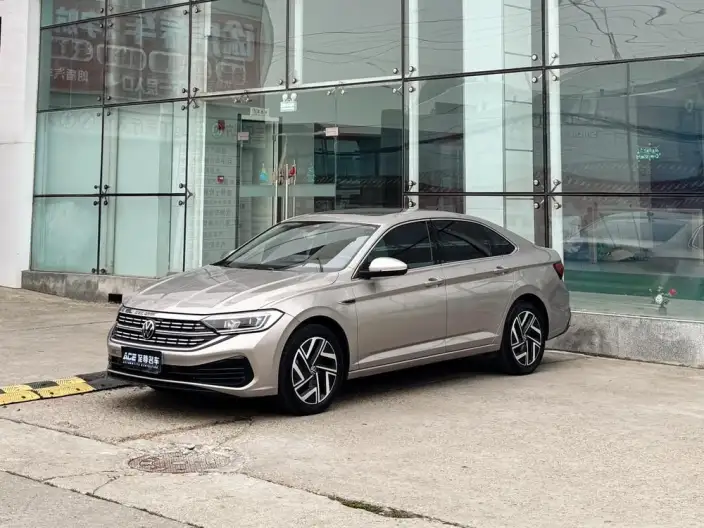 Volkswagen Sagitar 2023 Model 300TSI DSG Beyond Edition – фото 1