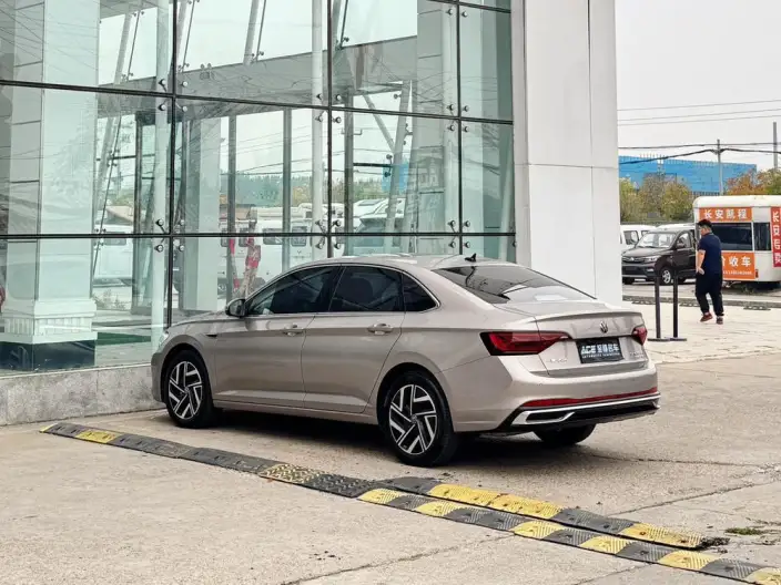 Volkswagen Sagitar 2023 Model 300TSI DSG Beyond Edition – фото 5