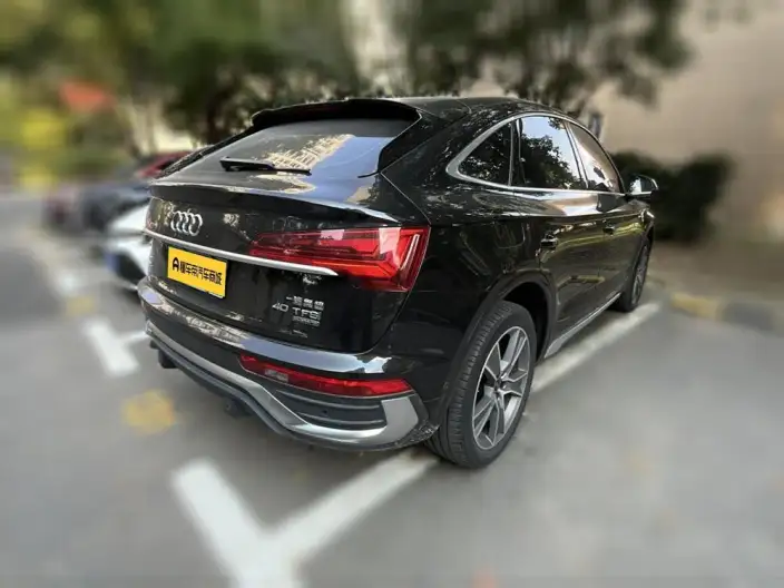 Audi Q5L Sportback 2022 Model 40 TFSI Luxury Model – фото 2