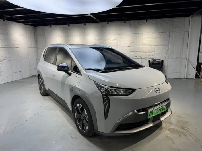AION Y 2022 Model PLUS 70 Lexiang Edition – фото 3