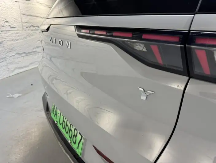 AION Y 2022 Model PLUS 70 Lexiang Edition – фото 9