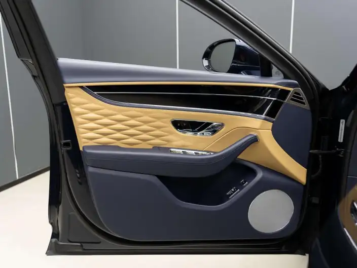 Continental Flying Spur 2022 Model 4.0T V8 Standard Edition – фото 7