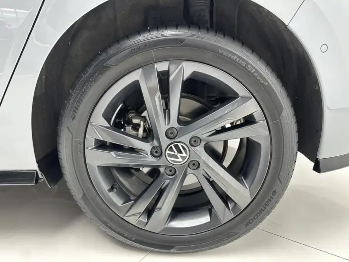 Volkswagen Golf 2023 Model Facelift 280TSI DSG R-Line Lite – фото 7