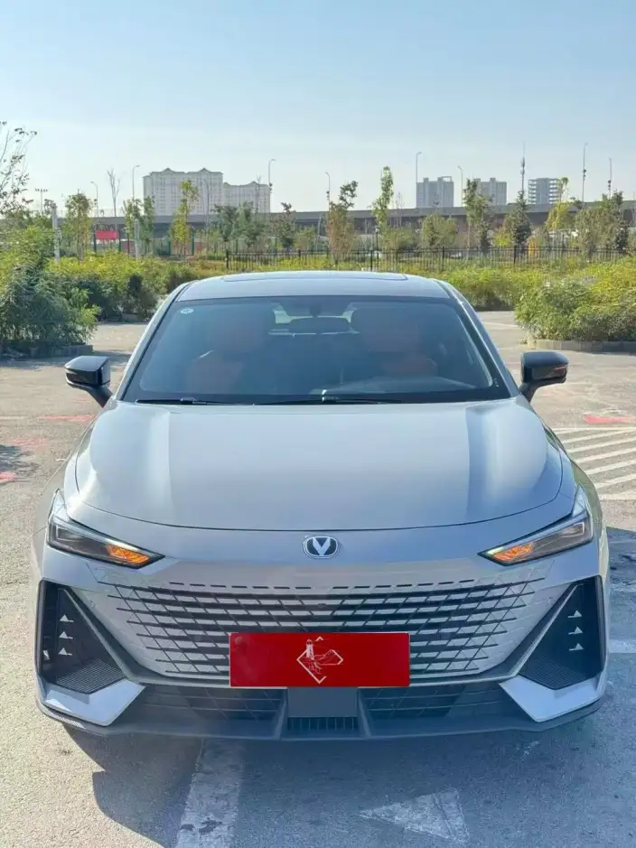 Changan UNI-V iDD 2023 Model Smart power iDD 113km Smart Cool Model – фото 2