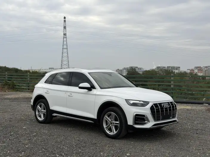 Audi Q5L 2023 Model 40T Fashion Dynamic Model – фото 3