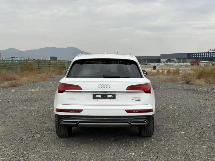 Audi Q5L 2023 Model 40T Fashion Dynamic Model – фото 5