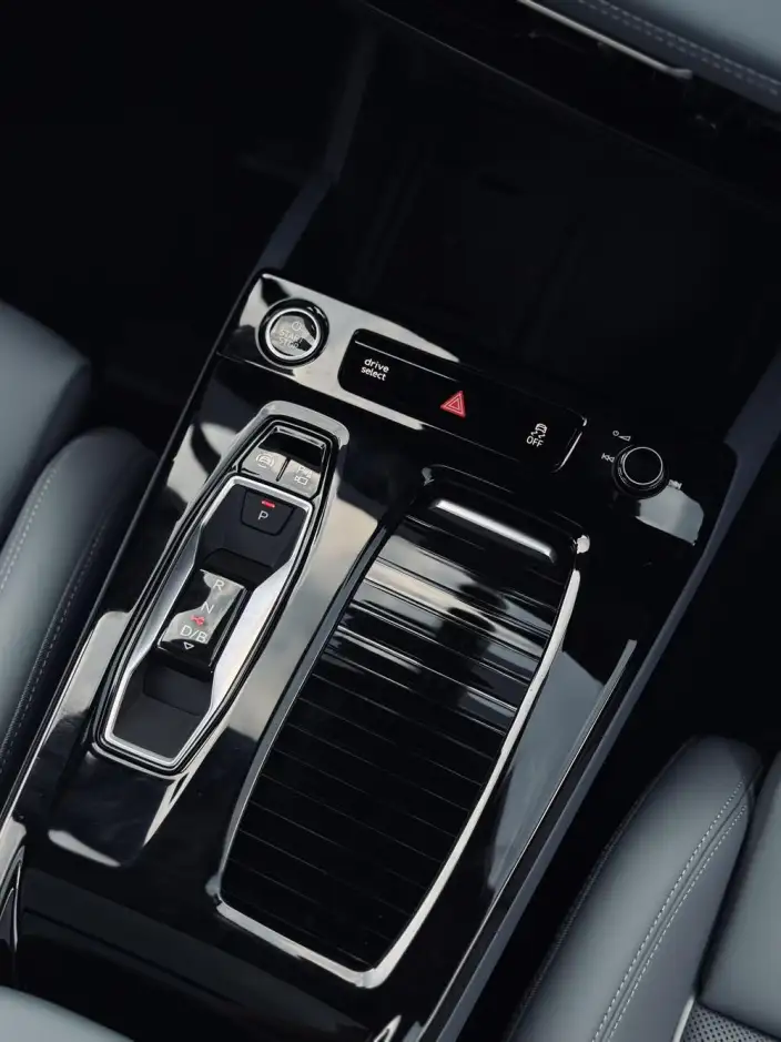 AUDI Q6L Sportback e-tron 2026 Model Ultra-long Endurance – фото 5