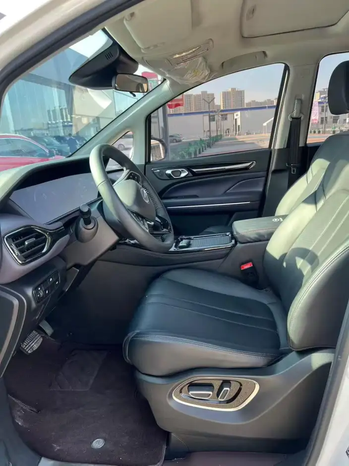 GAC Trumpchi M6 2024 Model MAX 270T WDCT Zunrong Edition – фото 8