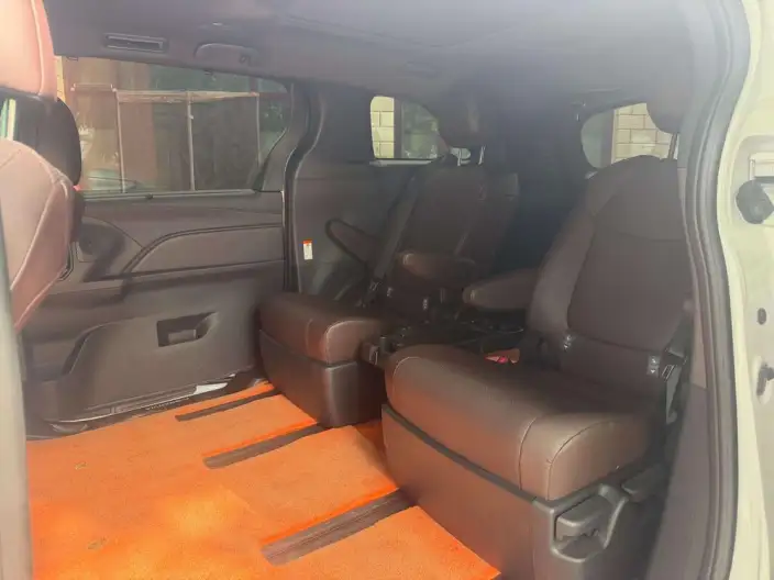 Granvia 2024 Model Intelligent Hybrid 2.5L 4WD Noble PLUS Edition – фото 9