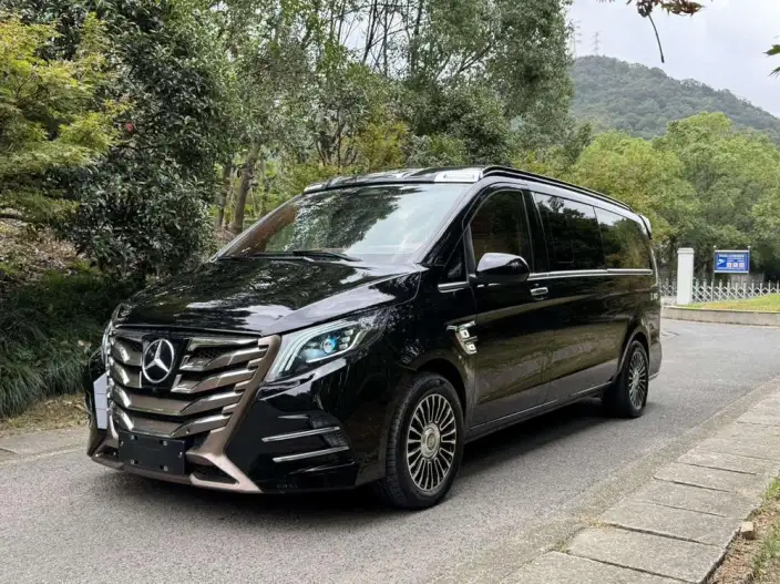 Viano 2024 Model 2.0T Elite Edition 7 seat – фото 1