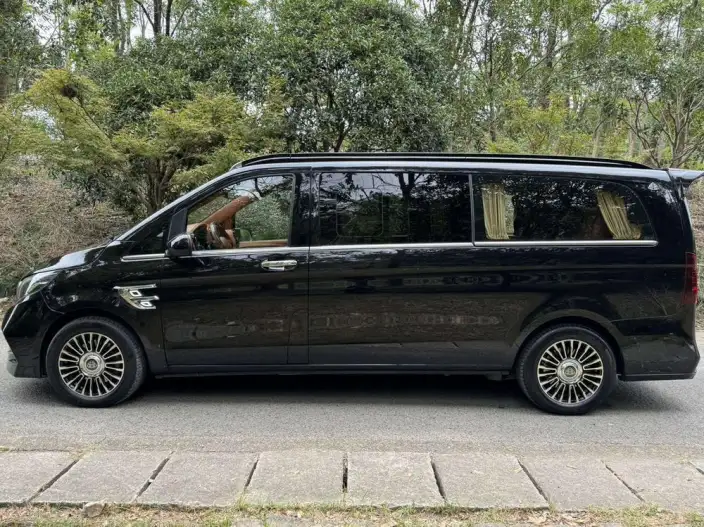 Viano 2024 Model 2.0T Elite Edition 7 seat – фото 3