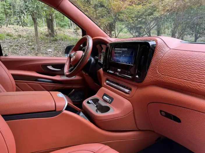 Viano 2024 Model 2.0T Elite Edition 7 seat – фото 9