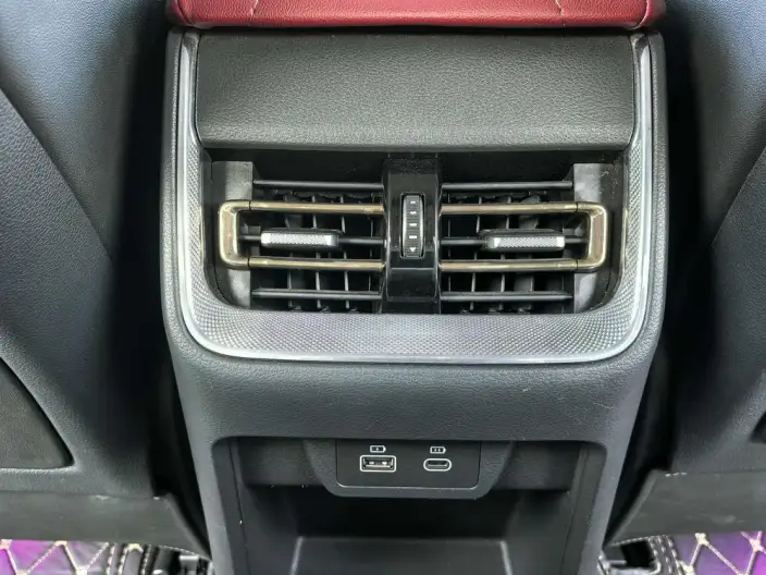 Hongqi H5 2024 Model 2.0T Automatic Flag Enjoy Edition – фото 9