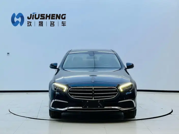 Mercedes-Benz E-Class 2023 Model E 260 L sedan – фото 2