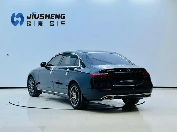 Mercedes-Benz E-Class 2023 Model E 260 L sedan – фото 3