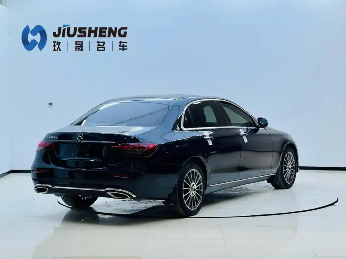 Mercedes-Benz E-Class 2023 Model E 260 L sedan – фото 5