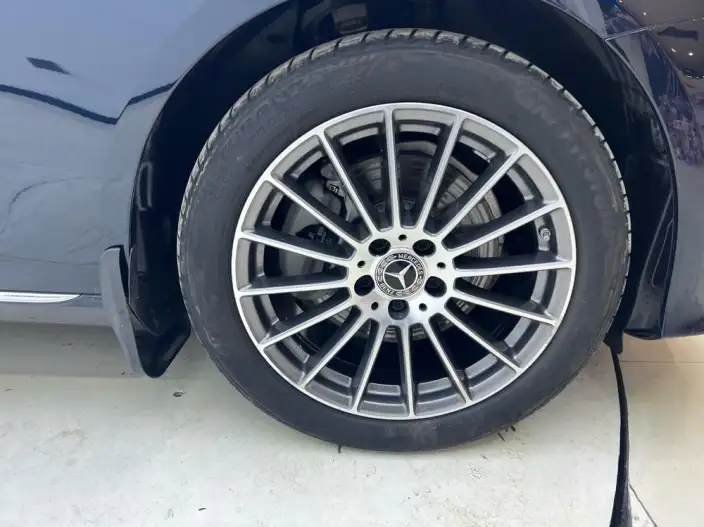 Mercedes-Benz E-Class 2023 Model E 260 L sedan – фото 6