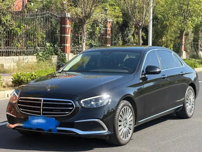 Mercedes-Benz E-Class 2023 Model E 300 L Fashion Model sedan – фото 1