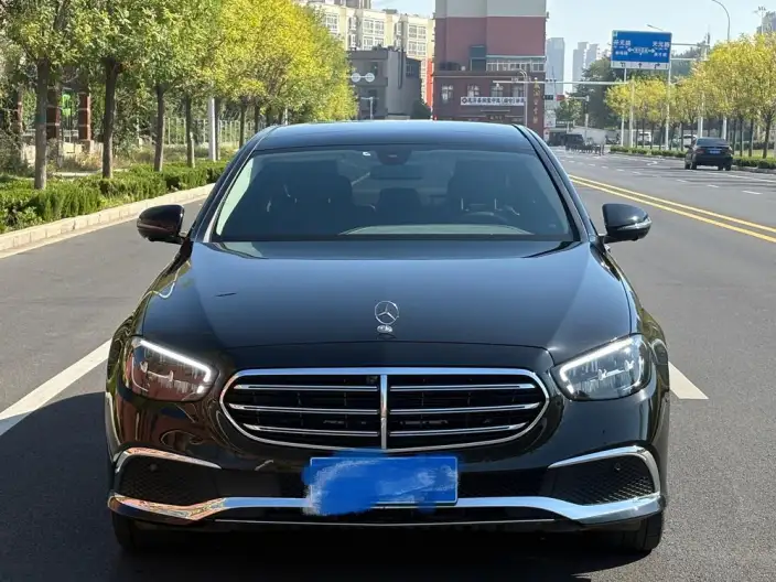 Mercedes-Benz E-Class 2023 Model E 300 L Fashion Model sedan – фото 2