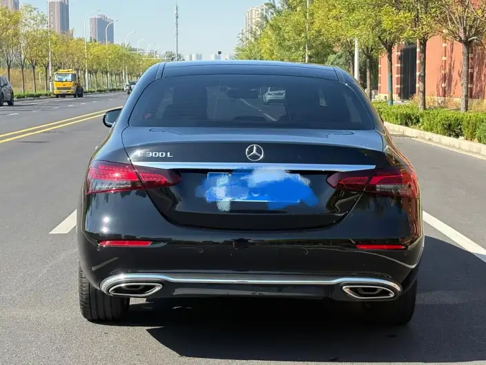 Mercedes-Benz E-Class 2023 Model E 300 L Fashion Model sedan – фото 6