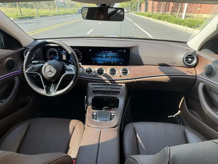 Mercedes-Benz E-Class 2023 Model E 300 L Fashion Model sedan – фото 9