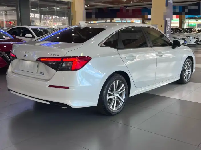 Honda Civic 2022 Model 240TURBO CVT Dynamic Edition – фото 6