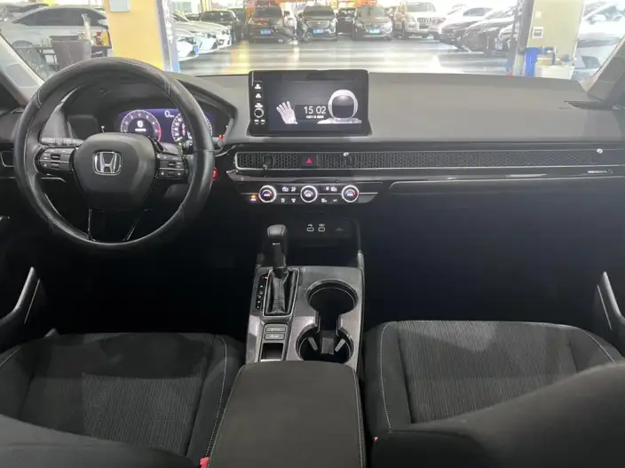 Honda Civic 2022 Model 240TURBO CVT Dynamic Edition – фото 10
