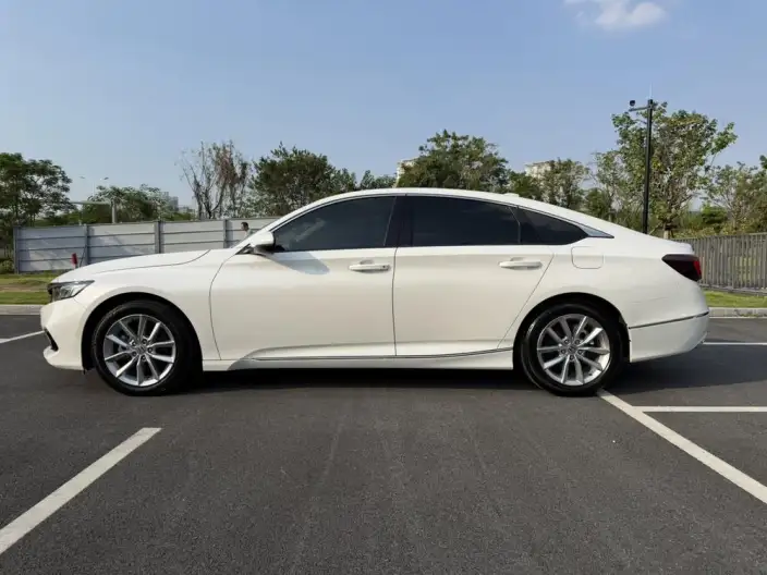 Honda Accord 2022 Model 260TURBO Deluxe Edition – фото 4