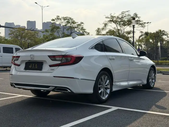 Honda Accord 2022 Model 260TURBO Deluxe Edition – фото 7
