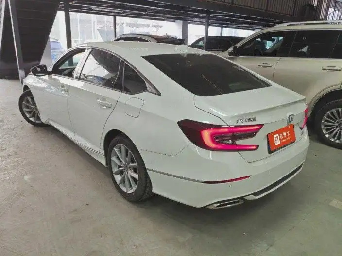 Honda Accord 2022 Model 260TURBO Deluxe Edition – фото 3
