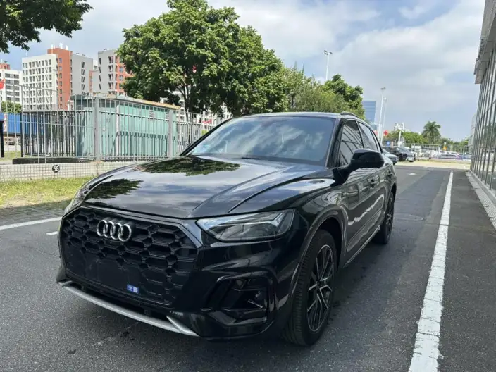 Audi Q5L 2023 Model 40T Luxury Dynamic Model – фото 1