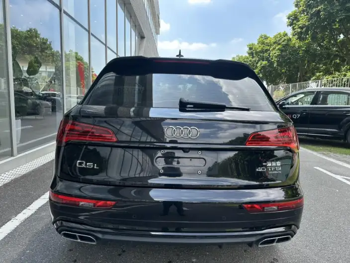 Audi Q5L 2023 Model 40T Luxury Dynamic Model – фото 3