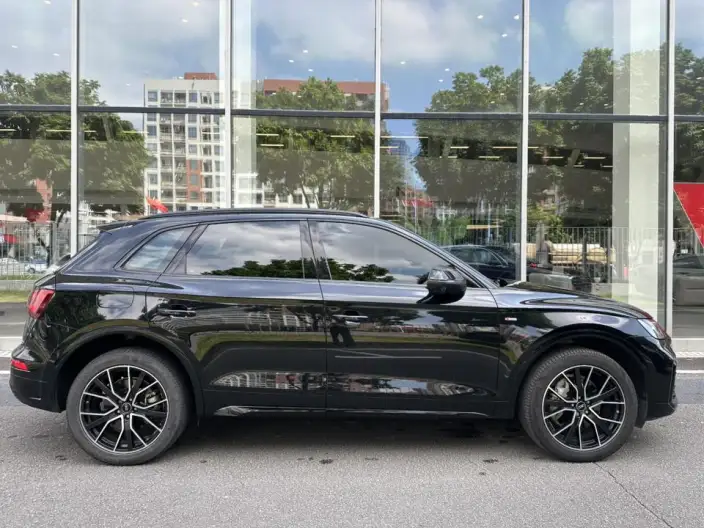Audi Q5L 2023 Model 40T Luxury Dynamic Model – фото 5