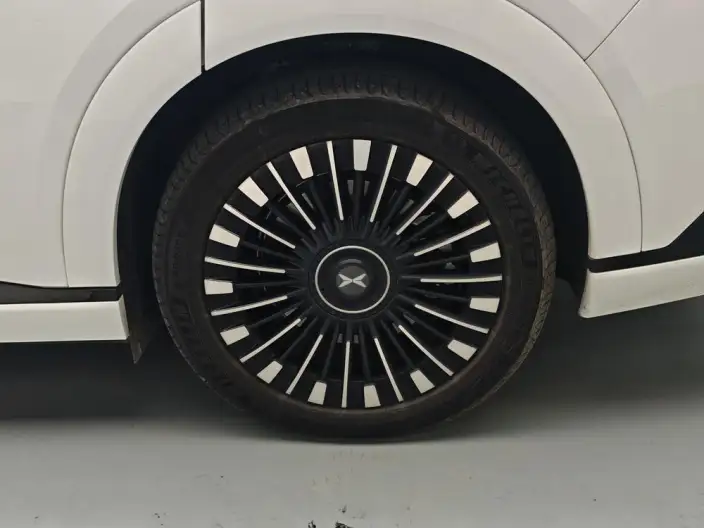 XPeng X9 2025 Model EV 702 4WD High performance Max – фото 9