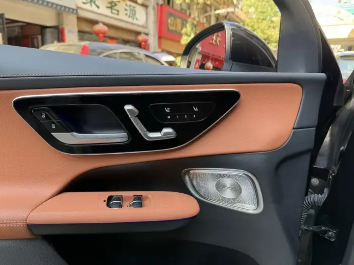 Mercedes-Benz GLC 2026 Model GLC 300 L 4MATIC Dynamic Model 5 seat – фото 3