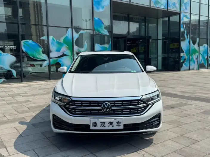 Volkswagen Sagitar 2023 Model 300TSI DSG Flying Version – фото 2