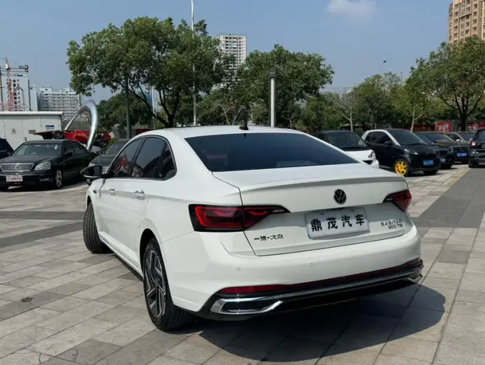 Volkswagen Sagitar 2023 Model 300TSI DSG Flying Version – фото 5