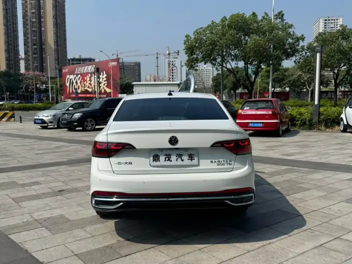Volkswagen Sagitar 2023 Model 300TSI DSG Flying Version – фото 6