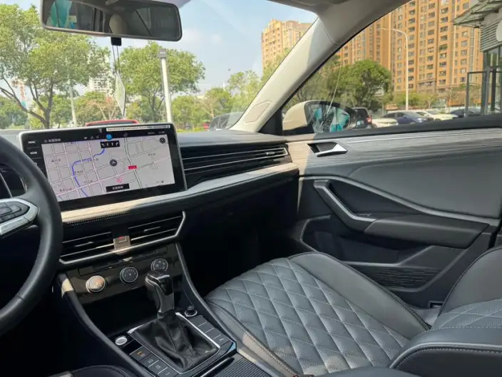 Volkswagen Sagitar 2023 Model 300TSI DSG Flying Version – фото 10