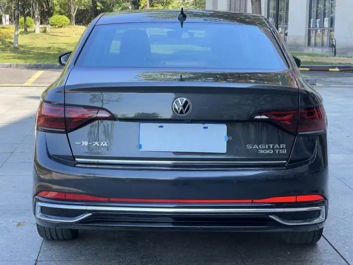Volkswagen Sagitar 2023 Model 300TSI DSG Superior Edition – фото 5