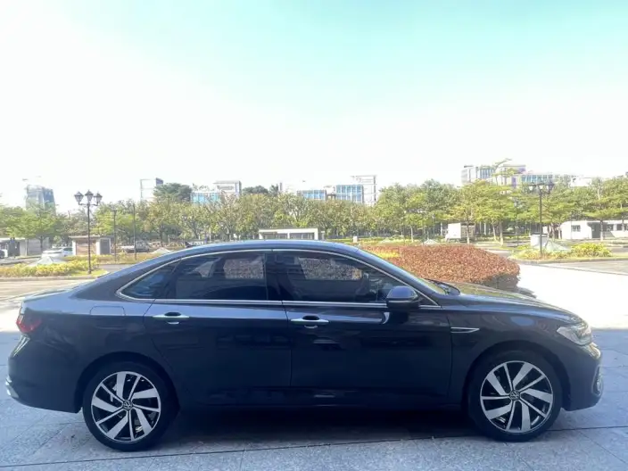 Volkswagen Sagitar 2023 Model 300TSI DSG Superior Edition – фото 7