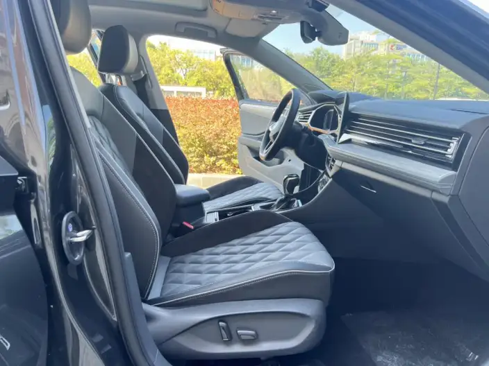 Volkswagen Sagitar 2023 Model 300TSI DSG Superior Edition – фото 10